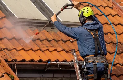 Démoussage et hydrofuge de toiture à Justine-Herbigny